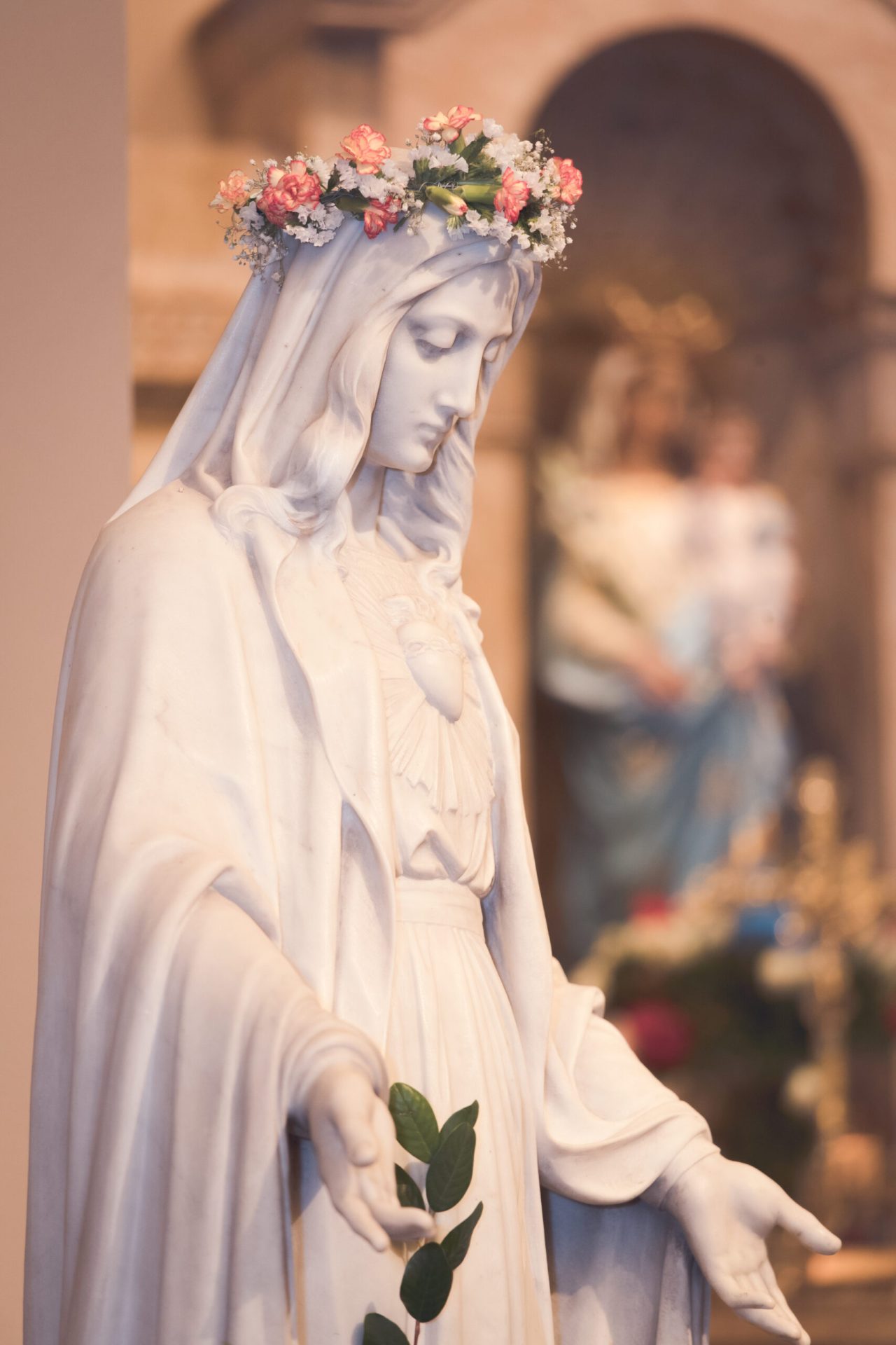 in the crossing of her arms marian consecration