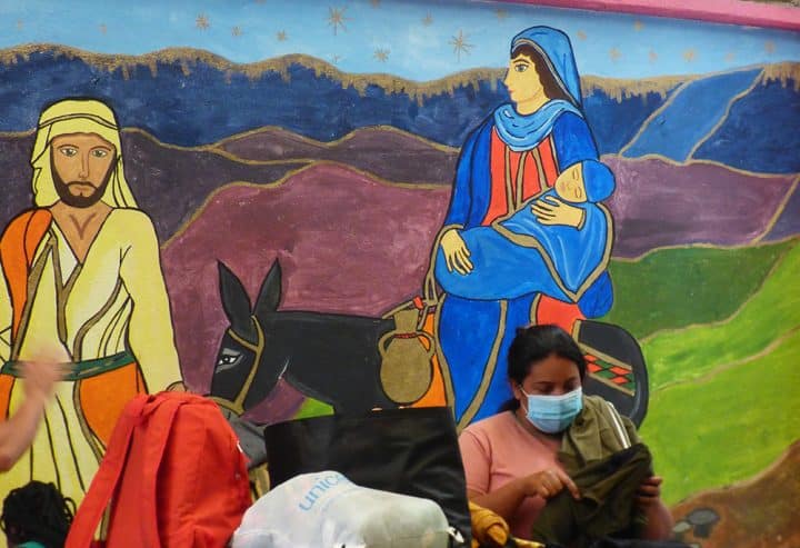 A medida que los albergues se llenan de migrantes, las hermanas de Ciudad de México ofrecen "otra Nazaret"