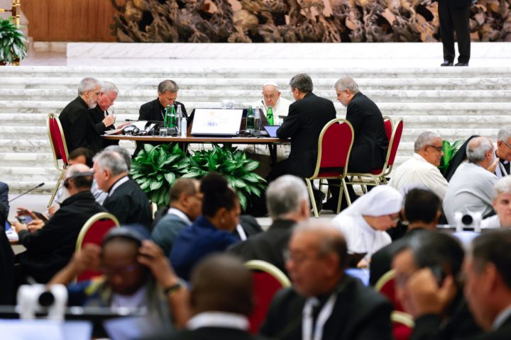 Synod enters final week recalling Vatican II and the church's 'living tradition'