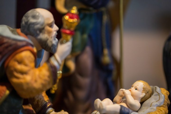 Welcoming the Christ Child with Padre Pio: Daily Reflections for Advent