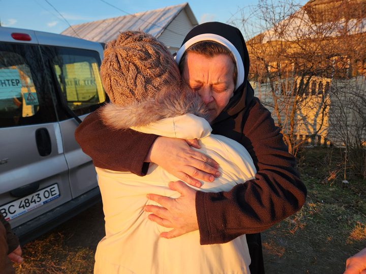 Después de dos años de guerra en Ucrania, las hermanas son una presencia constante y acogedora